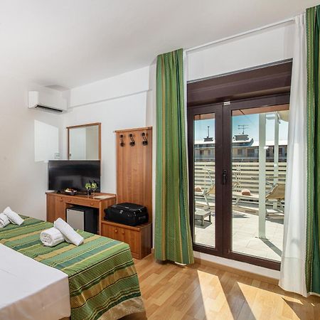 Hotel Bembo Бибионе Экстерьер фото