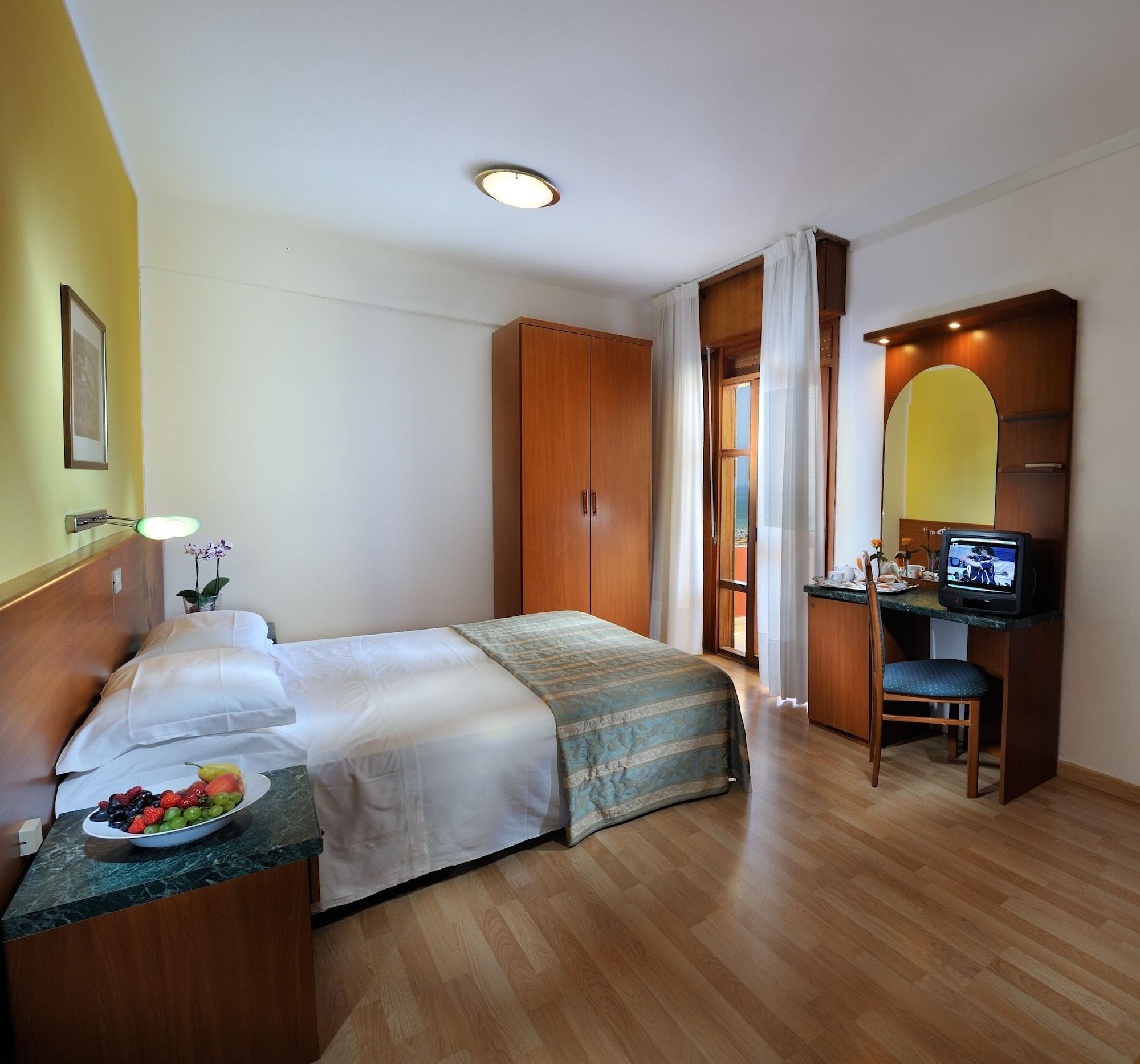 Hotel Bembo Бибионе Экстерьер фото