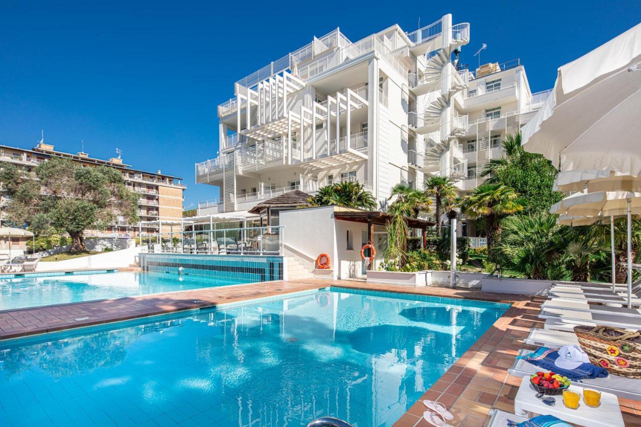 Hotel Bembo Бибионе Экстерьер фото