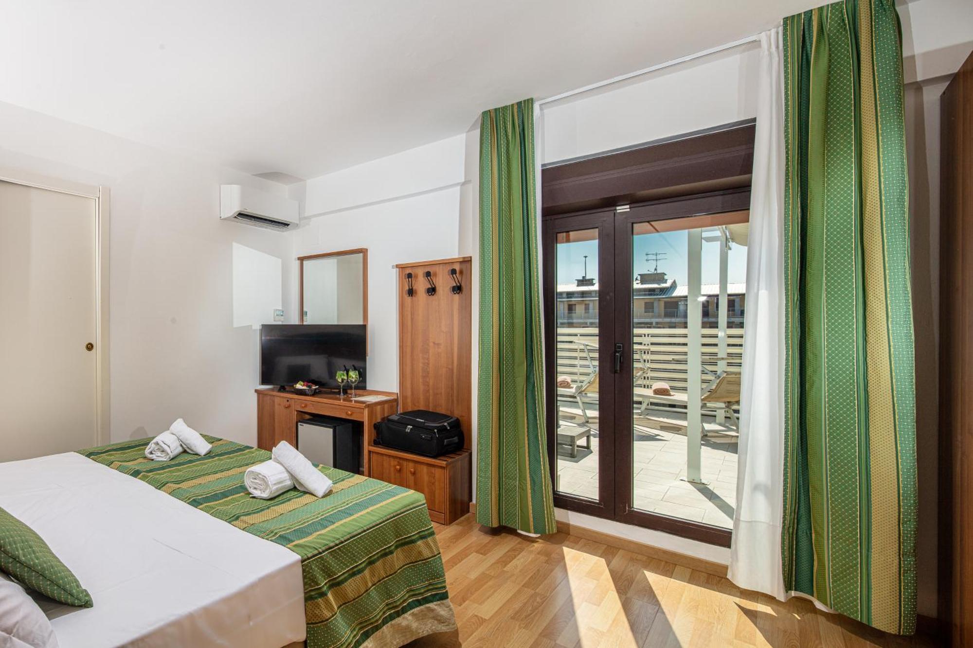 Hotel Bembo Бибионе Экстерьер фото