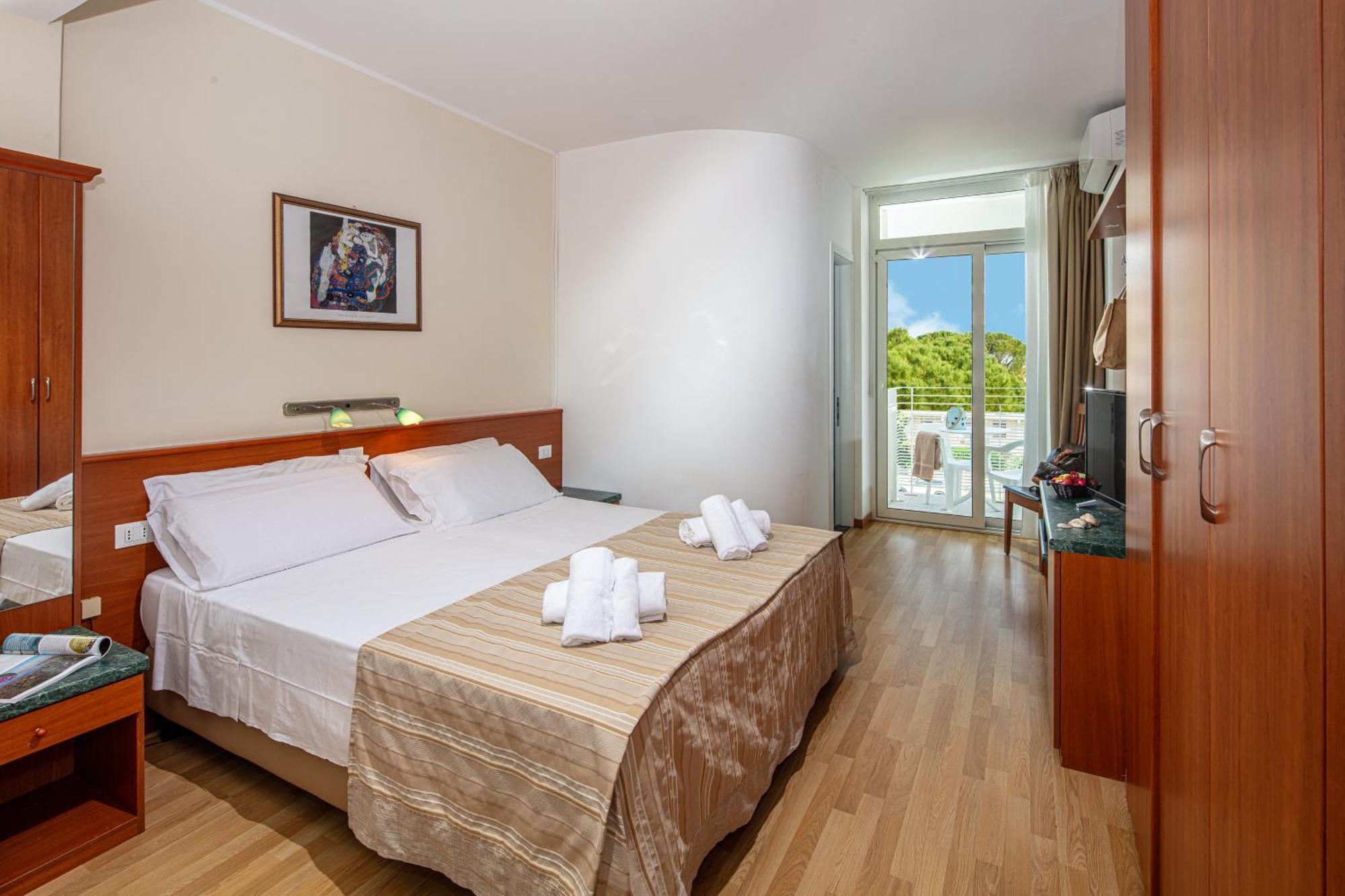Hotel Bembo Бибионе Экстерьер фото