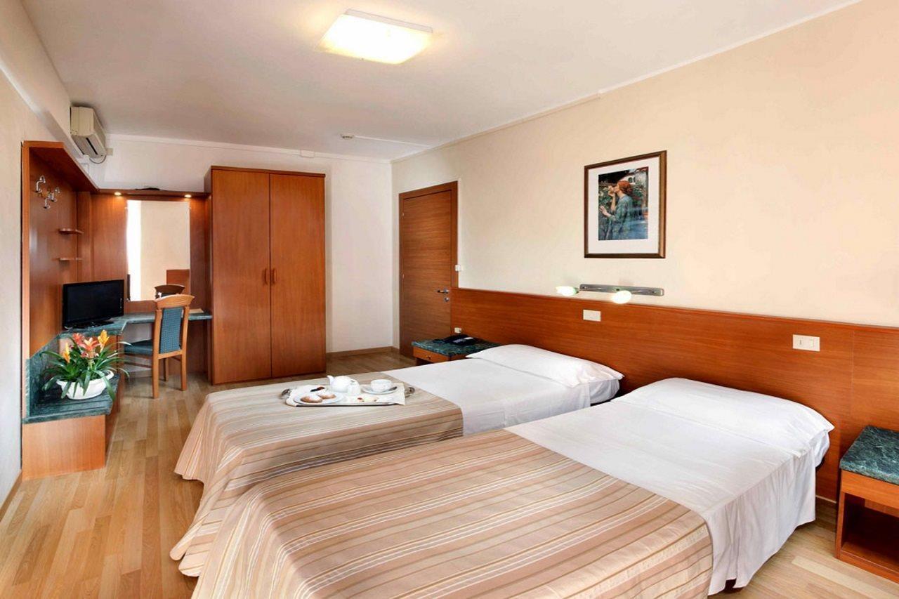 Hotel Bembo Бибионе Экстерьер фото
