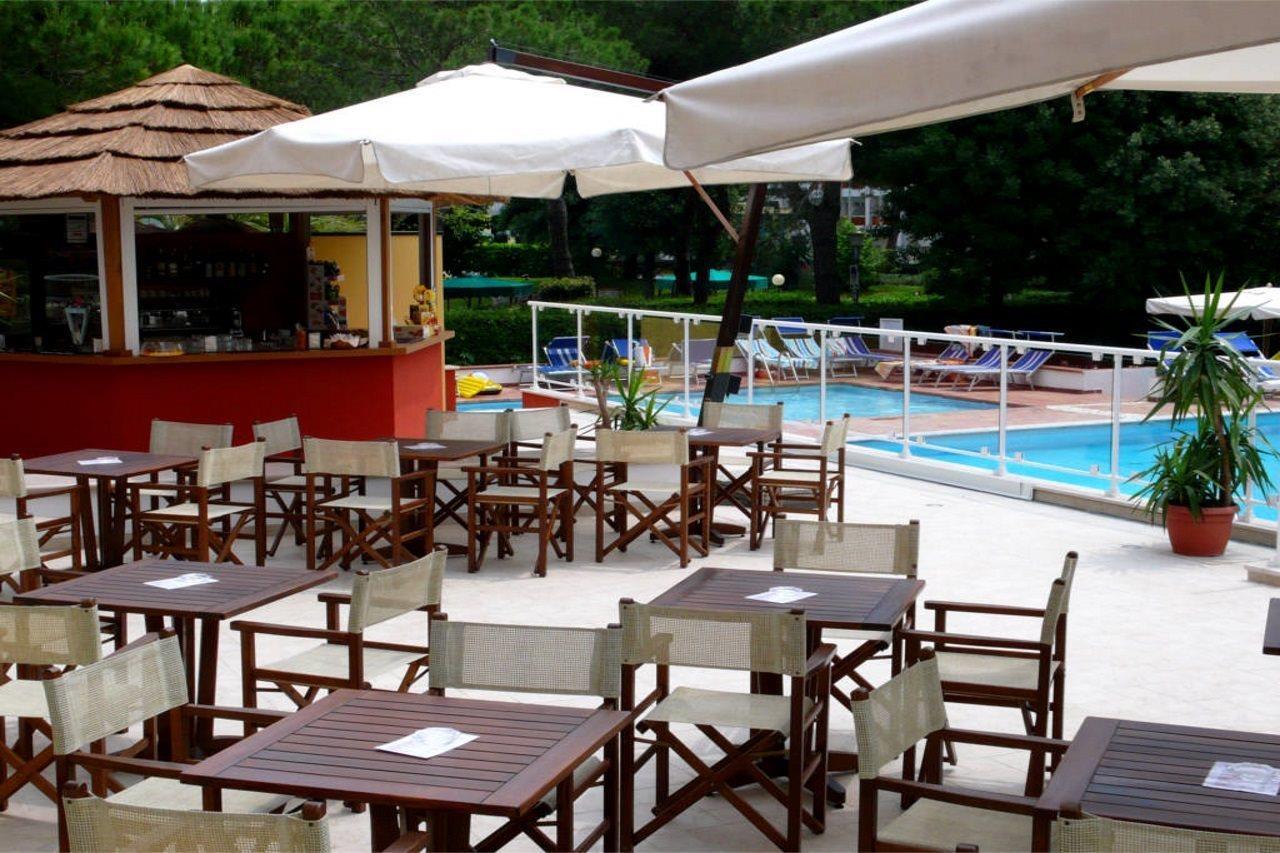 Hotel Bembo Бибионе Экстерьер фото