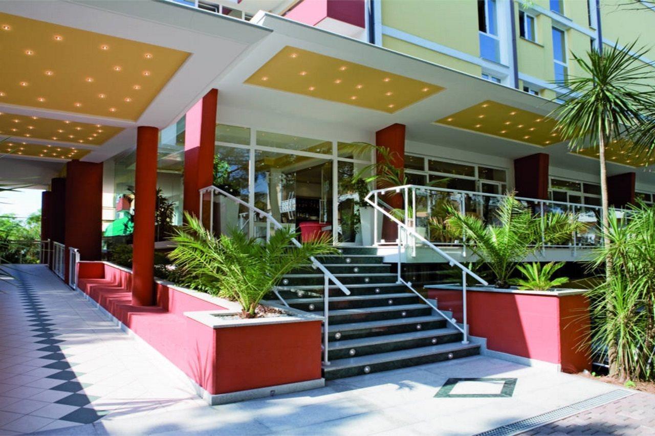 Hotel Bembo Бибионе Экстерьер фото