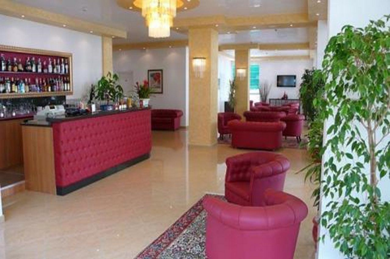 Hotel Bembo Бибионе Экстерьер фото